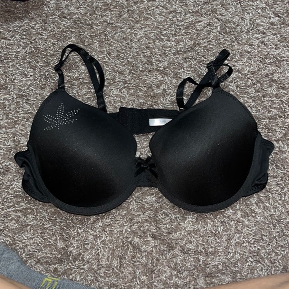 Other - Womens tshirt bra w leaf design